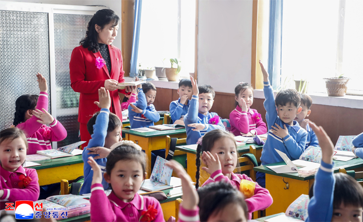 8-朝鮮で始業の日を迎えた